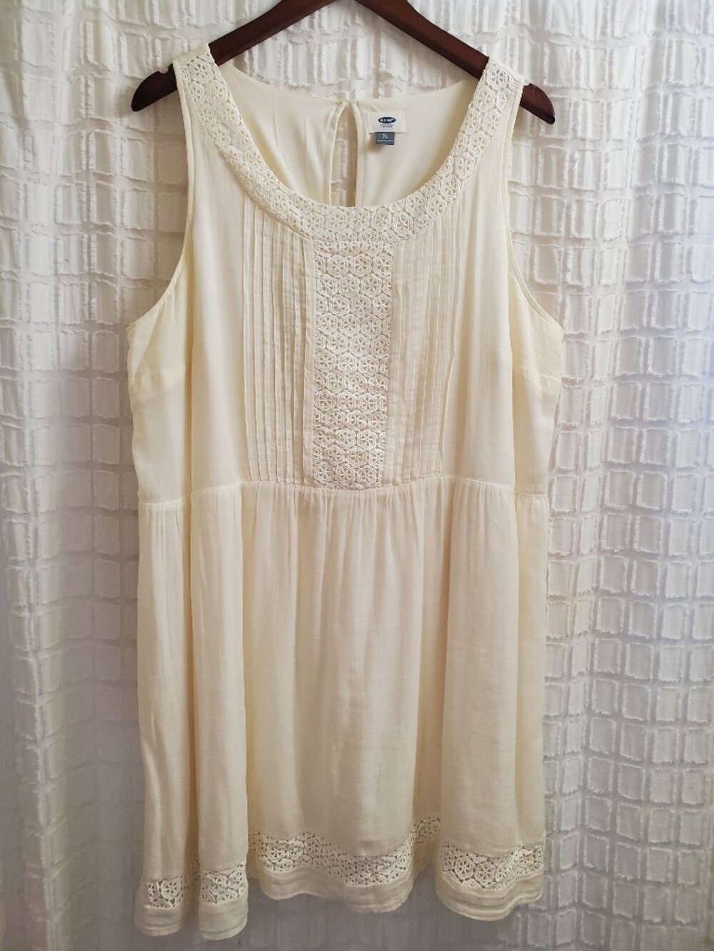 Old Navy Cream color cotton dress, lined